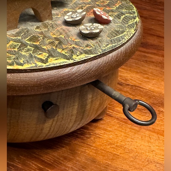 Thorens Wooden Music Box Boy and girl - Picture 7 of 11